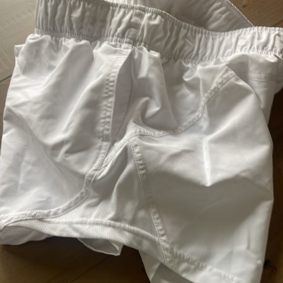 Women’s running shorts, impeccable condition. Selling all three for list price - Picture 13 of 16